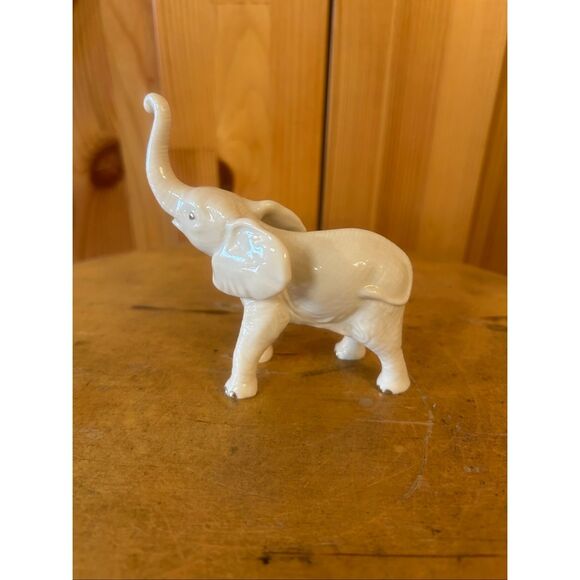 Lenox Ivory Porcelain Elephant Figurine Trunk Up Gold Accent (5618) - Picture 3 of 7